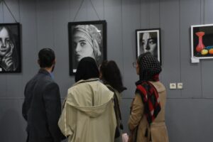 IMG 20250301 181312 364 آغاز به کار نمایشگاه نقاشی باز باران در بهبهان