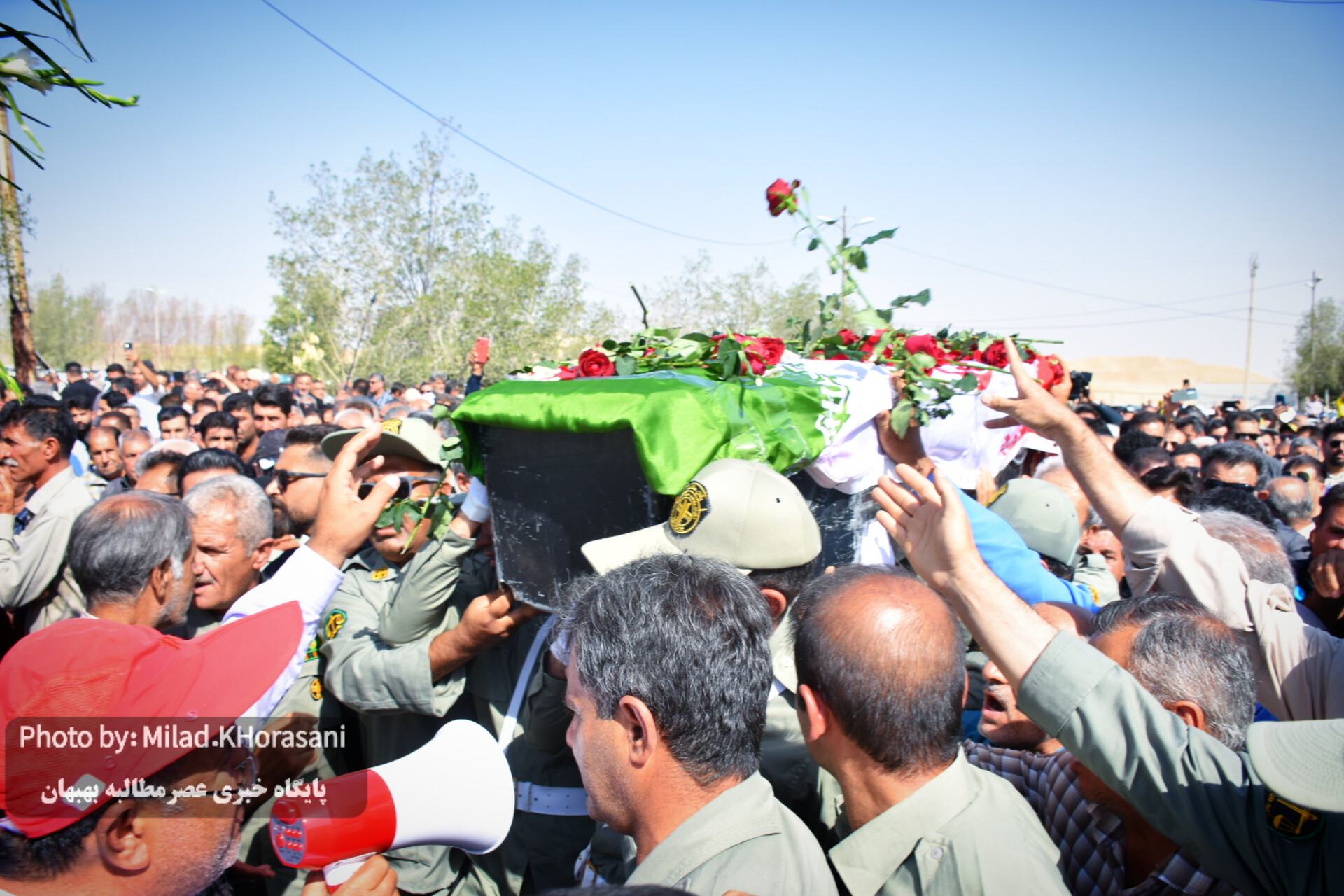 InShot ۲۰۲۵۰۶۰۶ ۱۲۴۳۴۰۱۴۲ عکس| مراسم تشیع پیکر شهید هدایت‌اله دیده‌بان در بهبهان