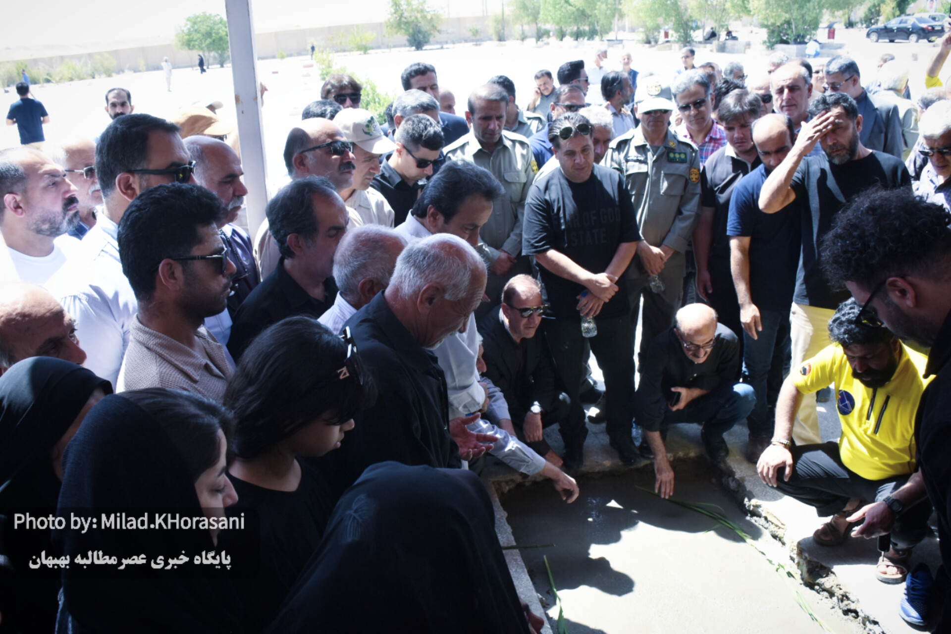 InShot ۲۰۲۵۰۶۰۶ ۱۳۴۳۳۴۴۸۷ عکس| مراسم تشیع پیکر شهید هدایت‌اله دیده‌بان در بهبهان