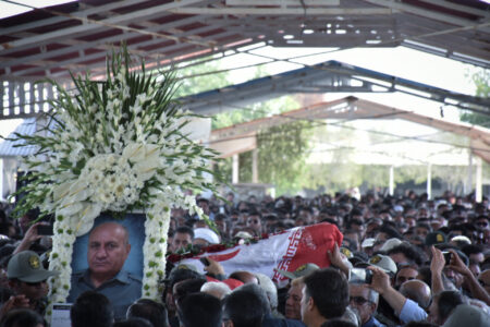 عکس| مراسم تشیع پیکر شهید هدایت‌اله دیده‌بان در بهبهان