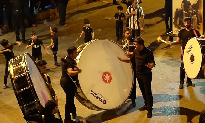 874 نگاهی به آیین عزاداری بهبهان/ از سینه‌زدن تا سینه‌سوختن؛ آن‌گاه که بهبهان، با اشک، کربلا را می‌نگارد