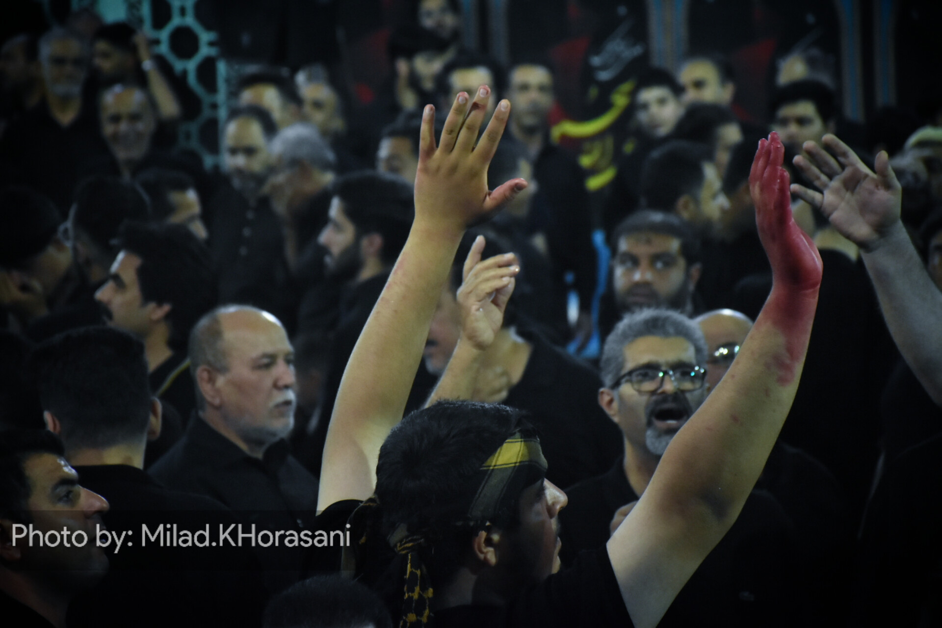 InShot ۲۰۲۵۰۷۰۴ ۱۵۳۰۵۷۵۸۳ عکس| عزاداری شب هشتم محرم در بهبهان