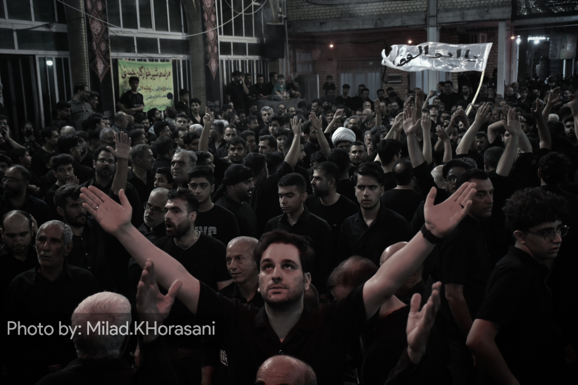 InShot ۲۰۲۵۰۷۰۴ ۱۵۳۹۴۵۶۵۷ عکس| عزاداری شب هشتم محرم در بهبهان