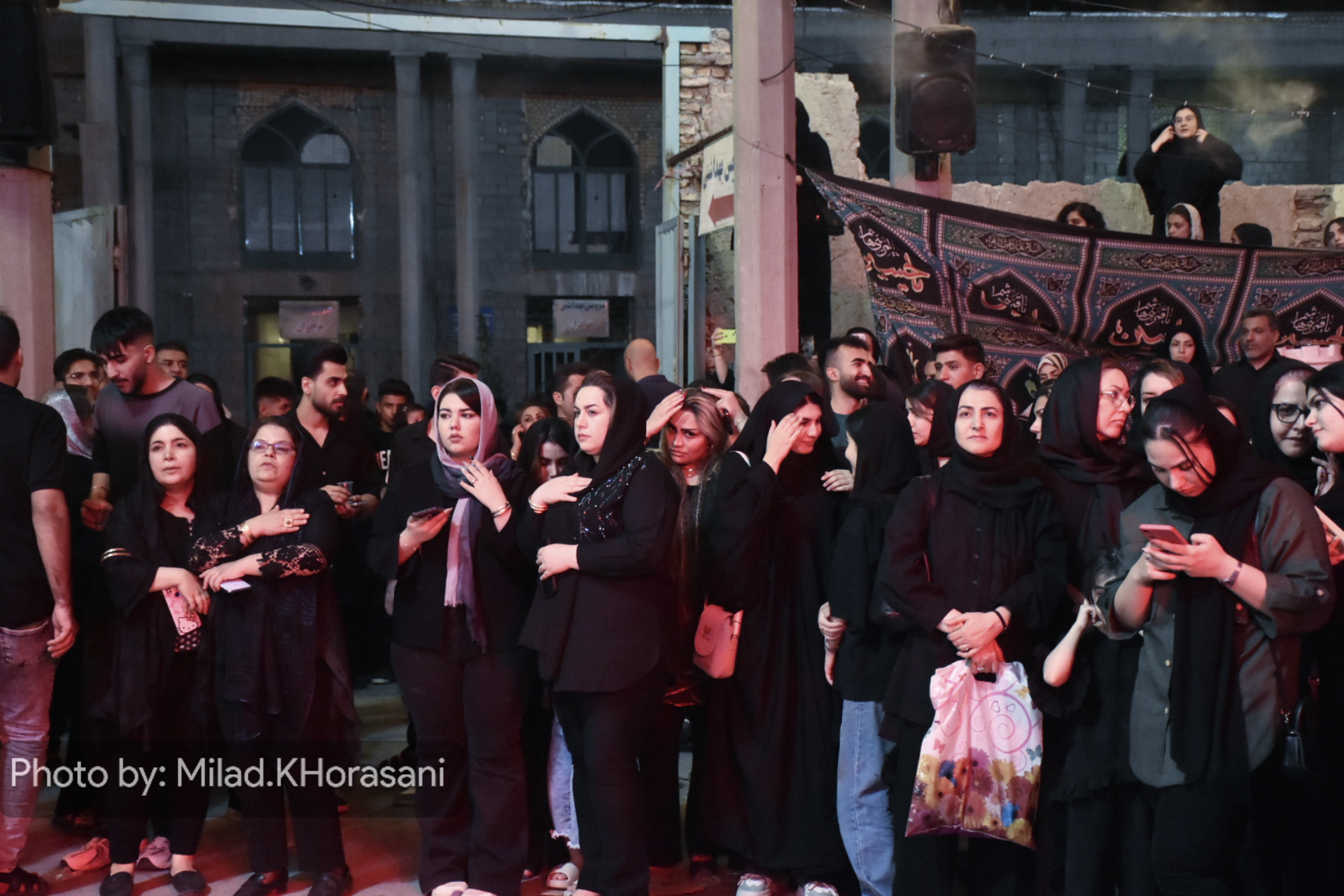 InShot ۲۰۲۵۰۷۰۶ ۱۶۱۹۰۸۳۲۶ عکس| عزاداری شب عاشورای حسینی در بهبهان