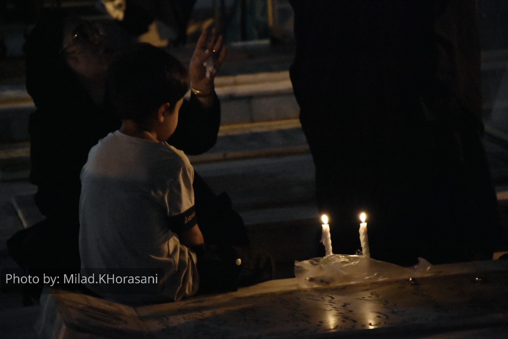 InShot ۲۰۲۵۰۷۰۹ ۰۱۰۱۴۷۴۳۹ عکس| گلزار شهدای بهبهان، میزبان شام غریبان شهدای دشت کربلا