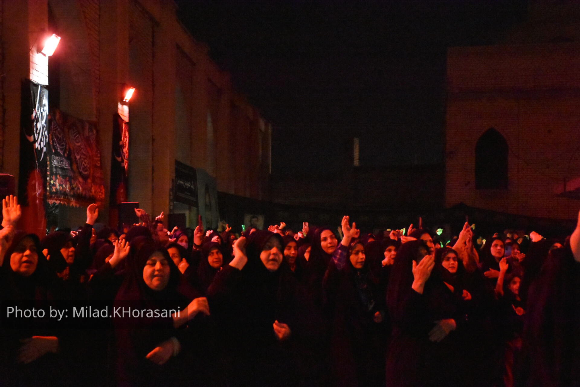 InShot ۲۰۲۵۰۷۰۹ ۰۱۱۴۱۶۸۷۷ عکس| گلزار شهدای بهبهان، میزبان شام غریبان شهدای دشت کربلا