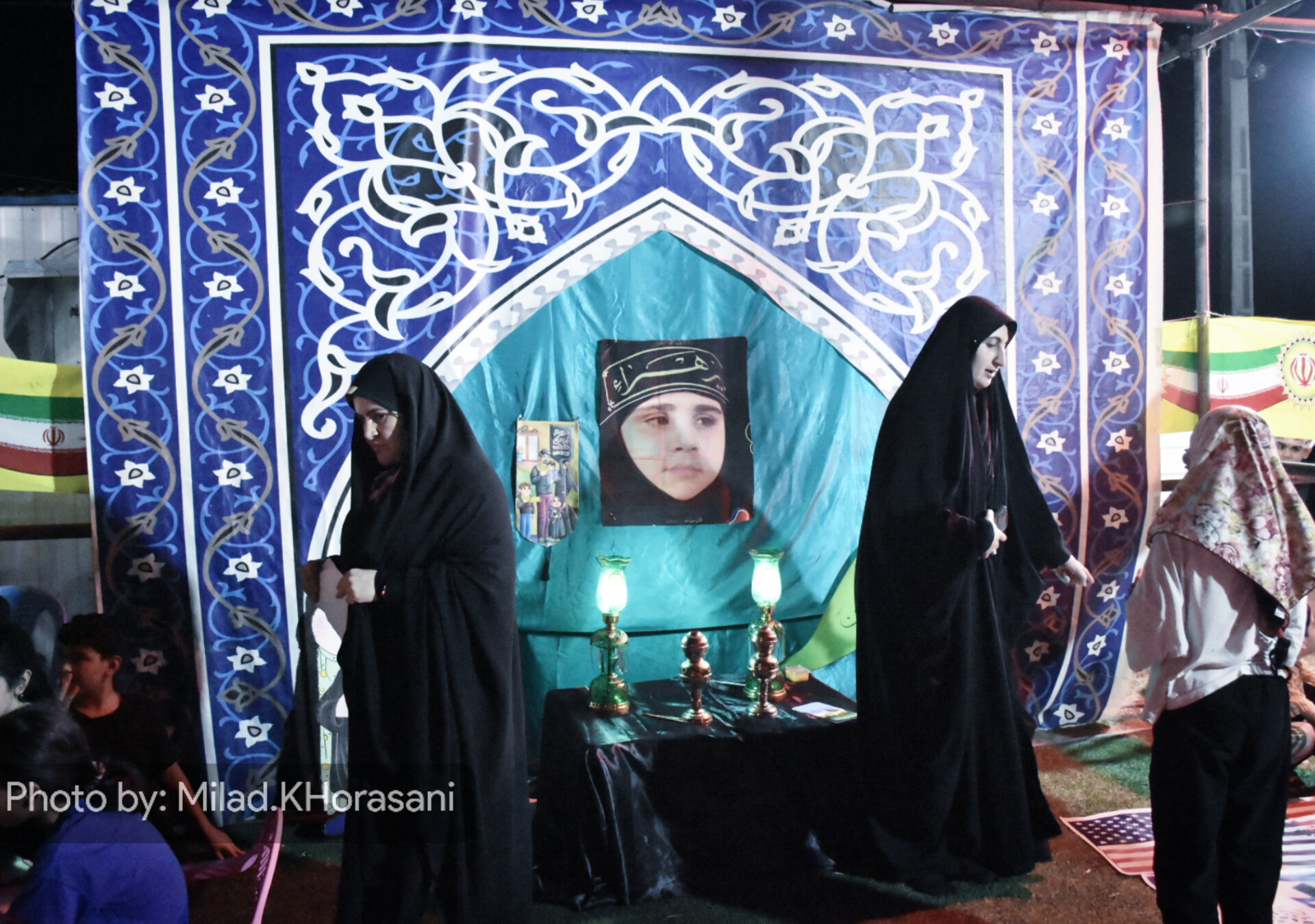 InShot ۲۰۲۵۰۸۰۸ ۱۳۱۷۴۱۱۵۲ عکس| موکب‌های اربعین در ورودی بهبهان؛ استقبال گرم زائران مسیر کربلا