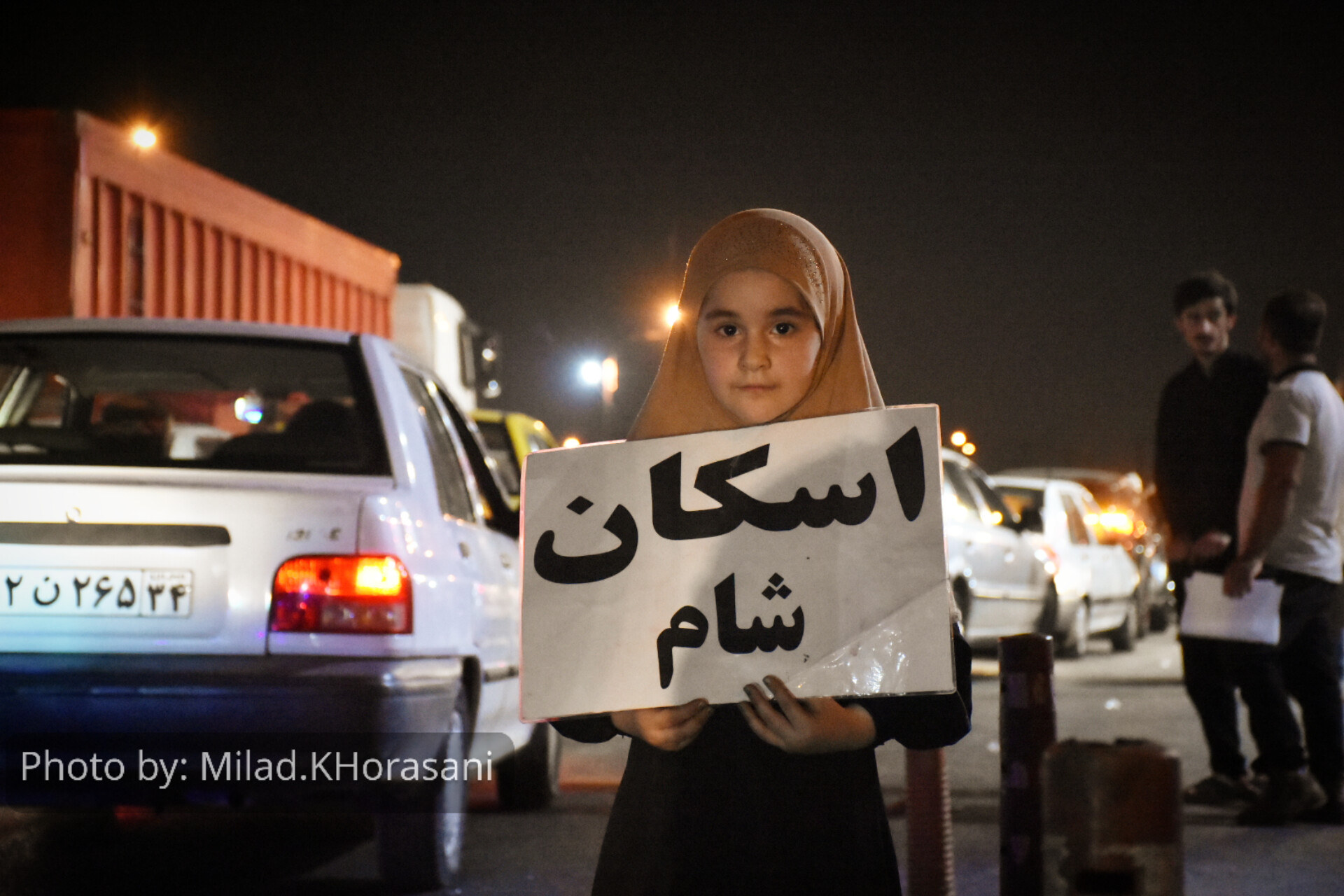 InShot ۲۰۲۵۰۸۰۸ ۱۳۲۴۱۸۰۰۹ عکس| موکب‌های اربعین در ورودی بهبهان؛ استقبال گرم زائران مسیر کربلا