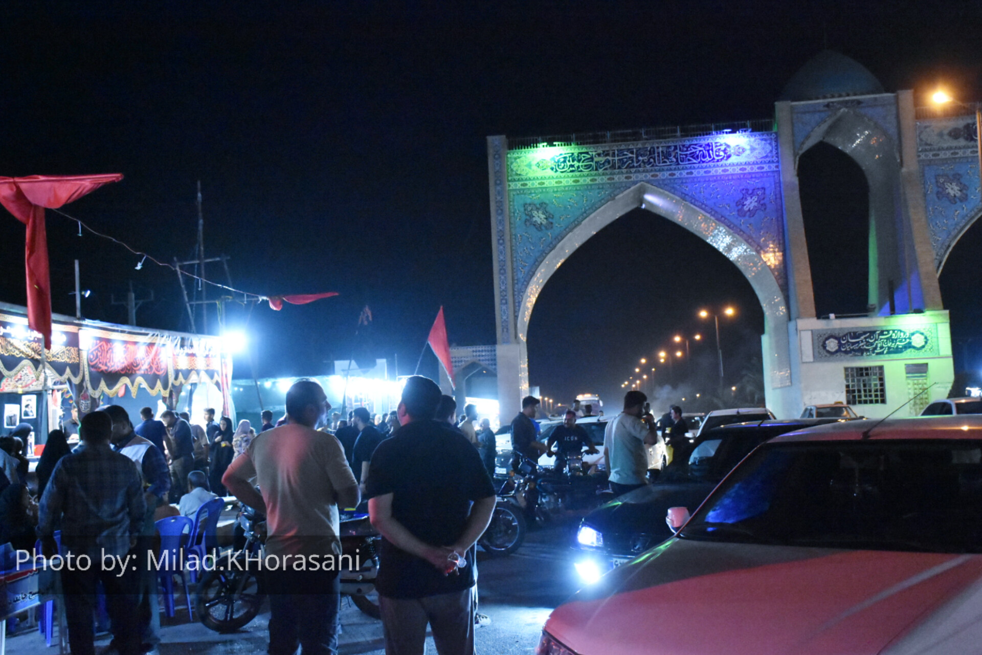 InShot ۲۰۲۵۰۸۰۸ ۱۳۲۵۱۸۵۵۴ عکس| موکب‌های اربعین در ورودی بهبهان؛ استقبال گرم زائران مسیر کربلا