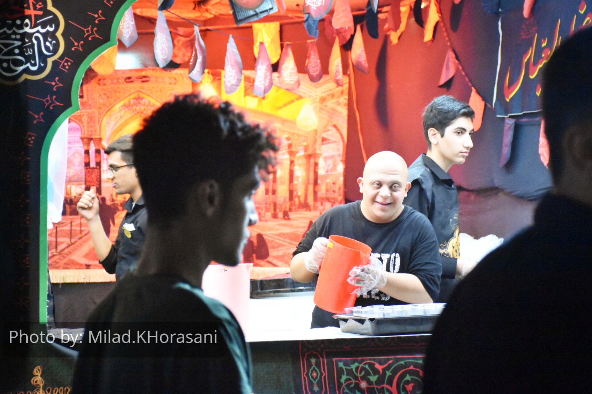 InShot ۲۰۲۵۰۸۰۸ ۱۳۲۵۵۲۰۳۷ عکس| موکب‌های اربعین در ورودی بهبهان؛ استقبال گرم زائران مسیر کربلا