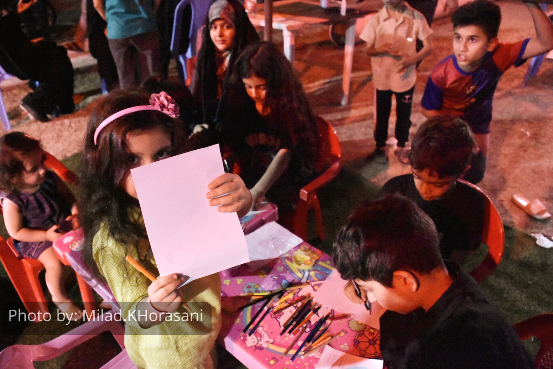 InShot ۲۰۲۵۰۸۰۸ ۱۳۳۳۱۶۸۶۰ عکس| موکب‌های اربعین در ورودی بهبهان؛ استقبال گرم زائران مسیر کربلا