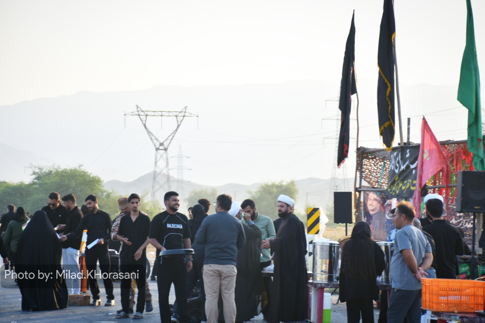 عکس| از سپیدهدم تا قدمگاه؛ عاشقی مردم بهبهان برای امام رضا(ع)» 24 InShot ۲۰۲۵۰۸۲۴ ۱۱۰۵۱۶۳۲۲ عکس| از سپیدهدم تا قدمگاه؛ عاشقی مردم بهبهان برای امام رضا(ع)»