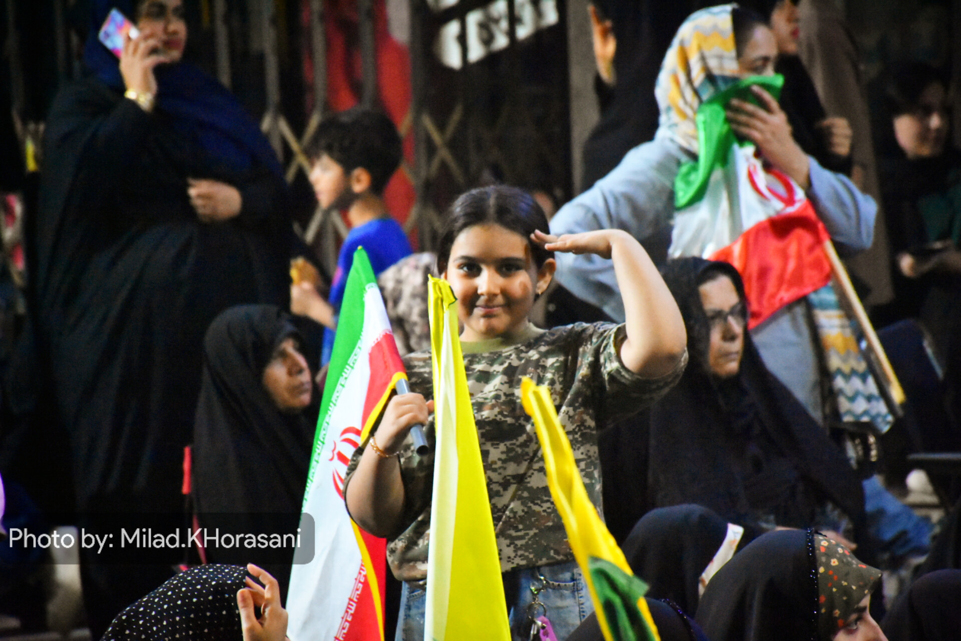 InShot ۲۰۲۶۰۴۲۰ ۱۲۴۳۳۰۶۴۰ عکس| پنجاهمین شب میدان داری مردم بهبهان با حضور دختران انقلاب