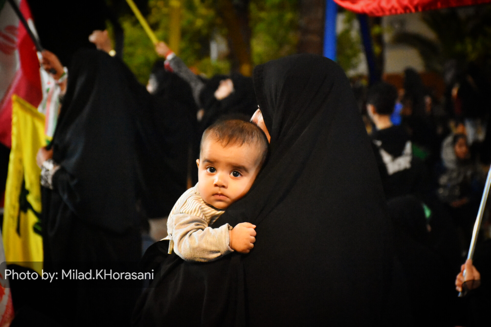 InShot ۲۰۲۶۰۴۲۰ ۱۳۰۳۱۴۹۵۸ عکس| پنجاهمین شب میدان داری مردم بهبهان با حضور دختران انقلاب