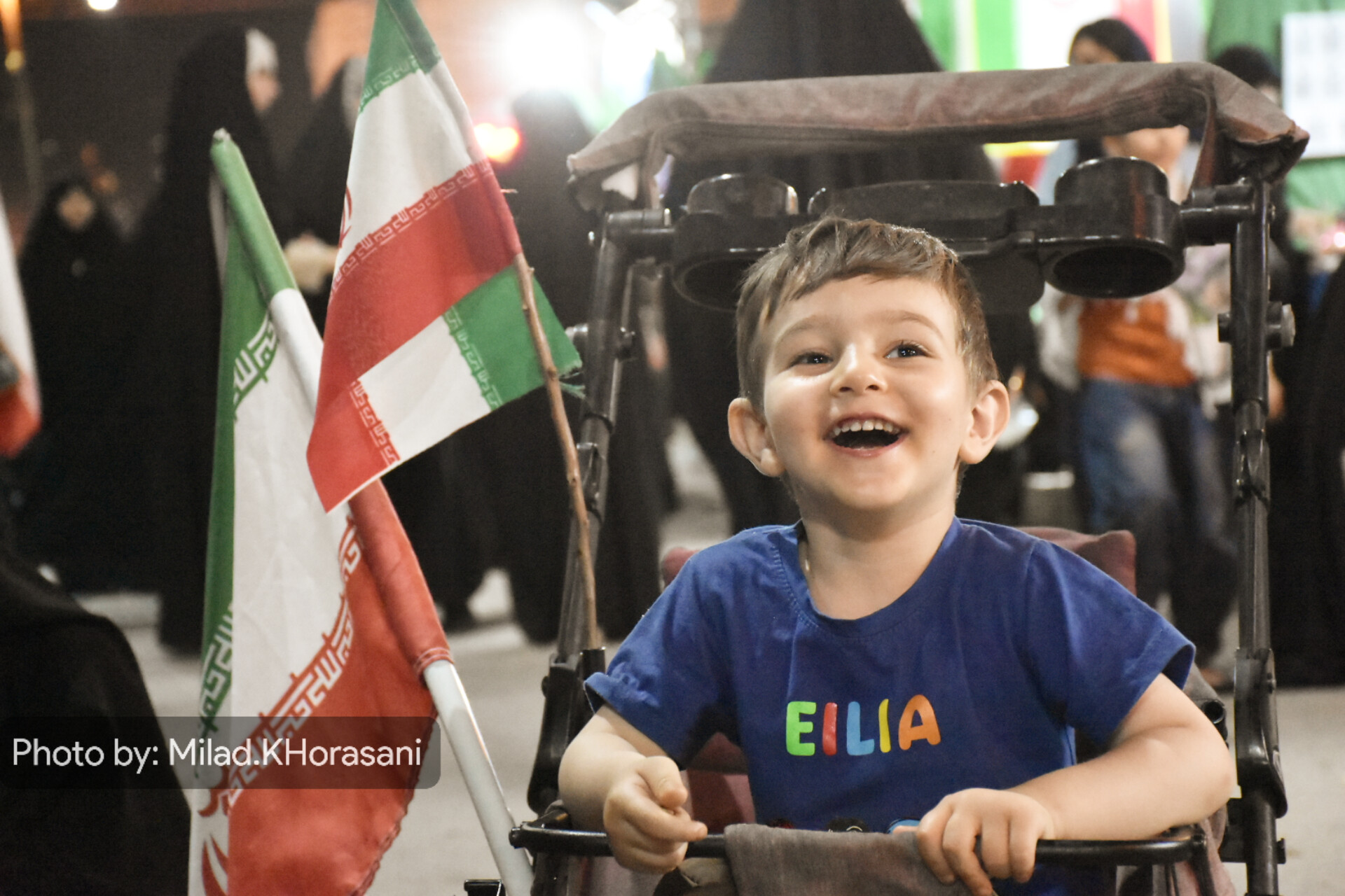 InShot ۲۰۲۶۰۴۲۰ ۱۳۰۴۳۴۰۱۹ عکس| پنجاهمین شب میدان داری مردم بهبهان با حضور دختران انقلاب