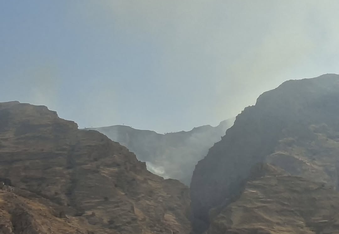 IMG ۲۰۲۶۰۶۲۷ ۱۵۳۶۰۷ انتقال دو مصدوم آتش‌سوزی بدیل با عملیات زمینی؛ اعزام تیم پیشرو هلال‌احمر به ارتفاعات صعب‌العبور