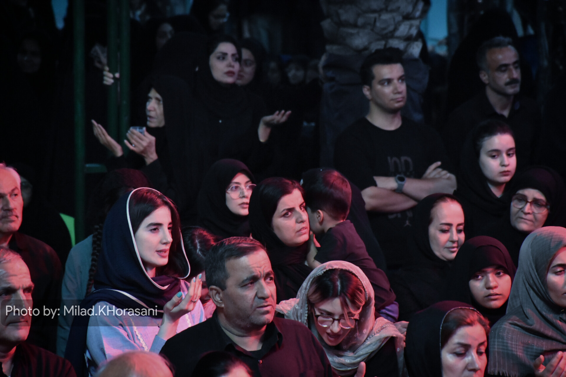 InShot ۲۰۲۶۰۶۲۵ ۱۱۲۷۵۶۹۶۲ عکس| شب عاشورای حسینی در بهبهان؛ اجتماع پرشور عزاداران تا سحرگاه در امامزاده حیدر(ع)
